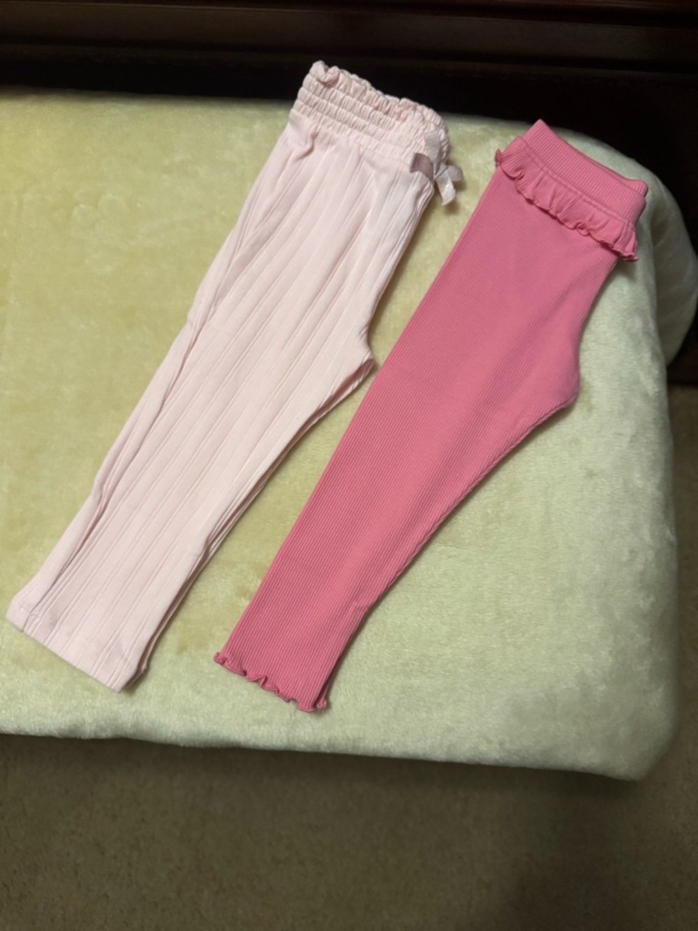 Pair of Girls' Ribbed Leggings in Light Pink and Hot Pink